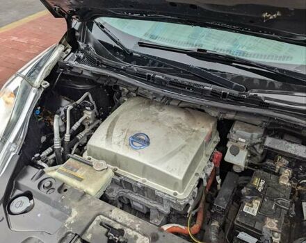 Черный Ниссан Лиф, объемом двигателя 0 л и пробегом 157 тыс. км за 5999 $, фото 30 на Automoto.ua