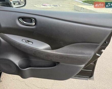 Черный Ниссан Лиф, объемом двигателя 0 л и пробегом 123 тыс. км за 6500 $, фото 19 на Automoto.ua