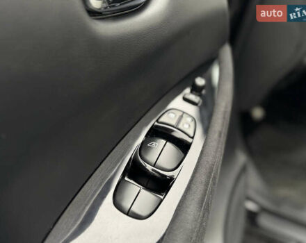 Черный Ниссан Лиф, объемом двигателя 0 л и пробегом 100 тыс. км за 5999 $, фото 17 на Automoto.ua