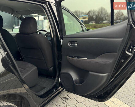 Черный Ниссан Лиф, объемом двигателя 0 л и пробегом 100 тыс. км за 5999 $, фото 27 на Automoto.ua