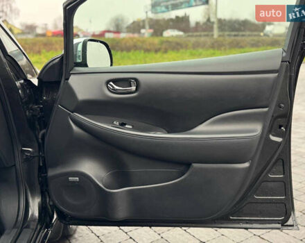 Черный Ниссан Лиф, объемом двигателя 0 л и пробегом 125 тыс. км за 6500 $, фото 32 на Automoto.ua