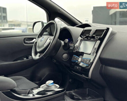 Черный Ниссан Лиф, объемом двигателя 0 л и пробегом 100 тыс. км за 5999 $, фото 9 на Automoto.ua