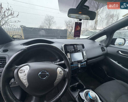 Черный Ниссан Лиф, объемом двигателя 0 л и пробегом 120 тыс. км за 6300 $, фото 24 на Automoto.ua