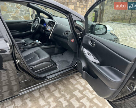 Черный Ниссан Лиф, объемом двигателя 0 л и пробегом 109 тыс. км за 7500 $, фото 18 на Automoto.ua