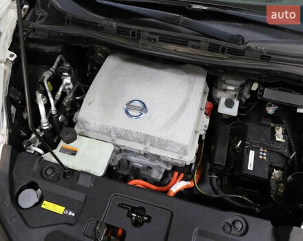 Чорний Ніссан Ліф, об'ємом двигуна 0 л та пробігом 55 тис. км за 6900 $, фото 59 на Automoto.ua