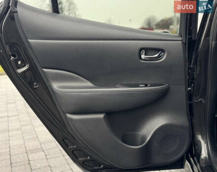 Черный Ниссан Лиф, объемом двигателя 0 л и пробегом 125 тыс. км за 6500 $, фото 9 на Automoto.ua