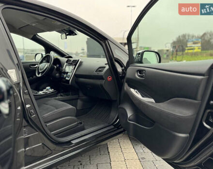 Черный Ниссан Лиф, объемом двигателя 0 л и пробегом 100 тыс. км за 5999 $, фото 33 на Automoto.ua