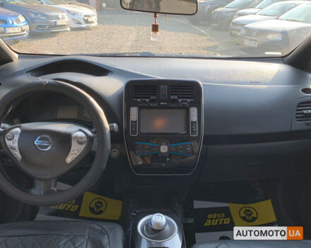 Чорний Ніссан Ліф, об'ємом двигуна 24 л та пробігом 128 тис. км за 6400 $, фото 17 на Automoto.ua