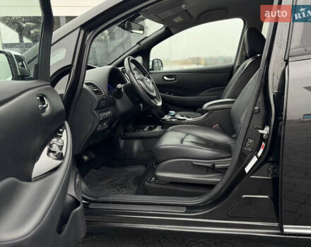 Черный Ниссан Лиф, объемом двигателя 0 л и пробегом 125 тыс. км за 6500 $, фото 3 на Automoto.ua