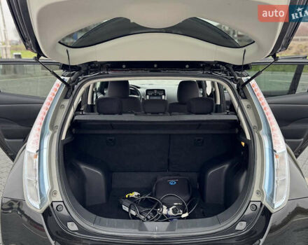 Черный Ниссан Лиф, объемом двигателя 0 л и пробегом 100 тыс. км за 5999 $, фото 25 на Automoto.ua