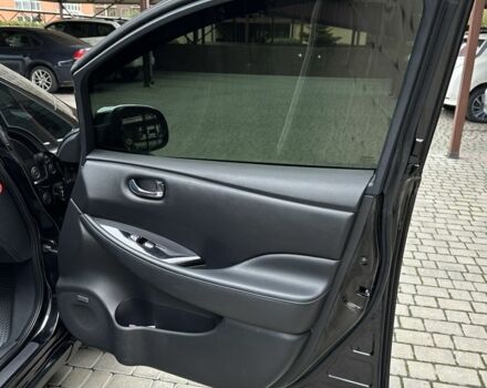 Чорний Ніссан Ліф, об'ємом двигуна 0 л та пробігом 170 тис. км за 6999 $, фото 12 на Automoto.ua