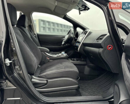 Черный Ниссан Лиф, объемом двигателя 0 л и пробегом 100 тыс. км за 5999 $, фото 16 на Automoto.ua