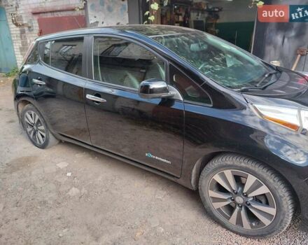 Чорний Ніссан Ліф, об'ємом двигуна 0 л та пробігом 168 тис. км за 7500 $, фото 3 на Automoto.ua