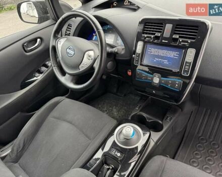 Черный Ниссан Лиф, объемом двигателя 0 л и пробегом 85 тыс. км за 6999 $, фото 11 на Automoto.ua