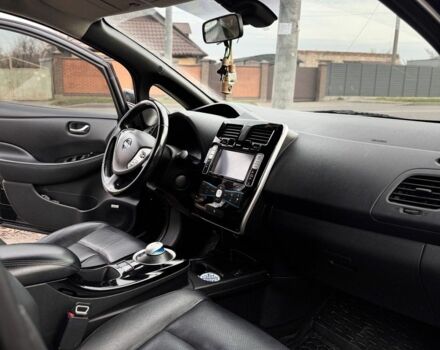 Черный Ниссан Лиф, объемом двигателя 0 л и пробегом 132 тыс. км за 8088 $, фото 6 на Automoto.ua