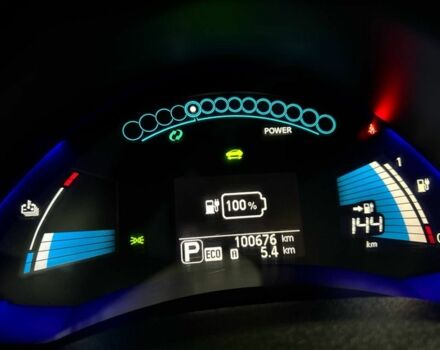 Черный Ниссан Лиф, объемом двигателя 0 л и пробегом 100 тыс. км за 6600 $, фото 23 на Automoto.ua