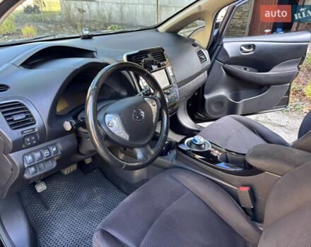 Черный Ниссан Лиф, объемом двигателя 0 л и пробегом 115 тыс. км за 6999 $, фото 10 на Automoto.ua