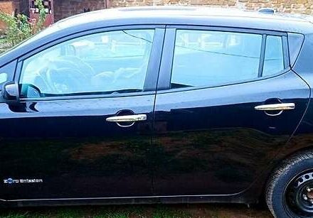 Чорний Ніссан Ліф, об'ємом двигуна 0 л та пробігом 174 тис. км за 6200 $, фото 9 на Automoto.ua