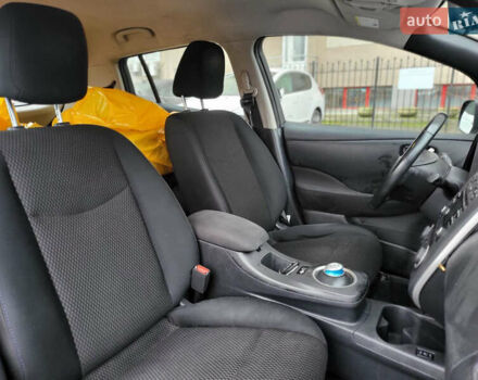 Черный Ниссан Лиф, объемом двигателя 0 л и пробегом 166 тыс. км за 6800 $, фото 9 на Automoto.ua