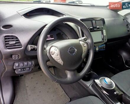 Чорний Ніссан Ліф, об'ємом двигуна 0 л та пробігом 70 тис. км за 7500 $, фото 48 на Automoto.ua