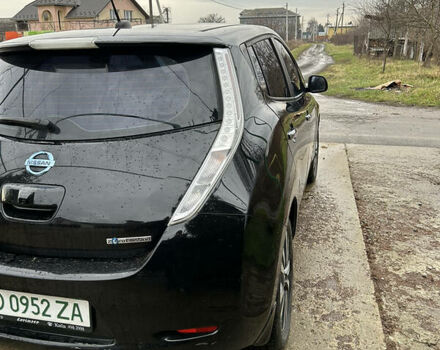 Черный Ниссан Лиф, объемом двигателя 0 л и пробегом 72 тыс. км за 11000 $, фото 6 на Automoto.ua