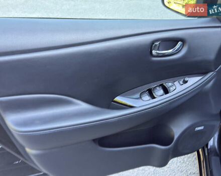 Черный Ниссан Лиф, объемом двигателя 0 л и пробегом 97 тыс. км за 7850 $, фото 12 на Automoto.ua