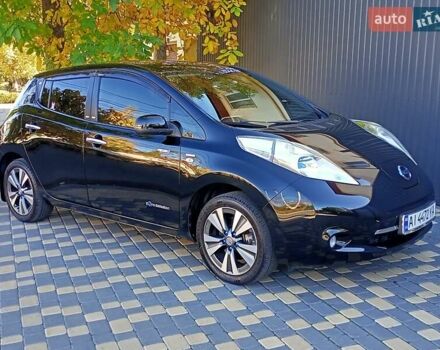 Чорний Ніссан Ліф, об'ємом двигуна 0 л та пробігом 70 тис. км за 7500 $, фото 6 на Automoto.ua