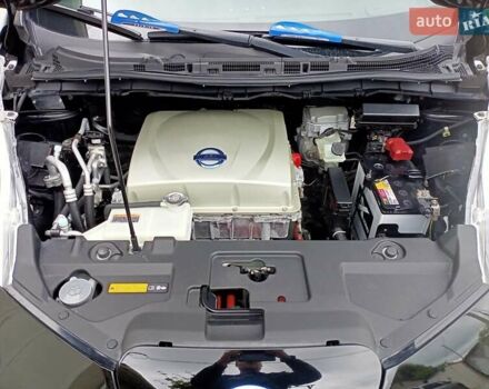 Чорний Ніссан Ліф, об'ємом двигуна 0 л та пробігом 70 тис. км за 7500 $, фото 87 на Automoto.ua