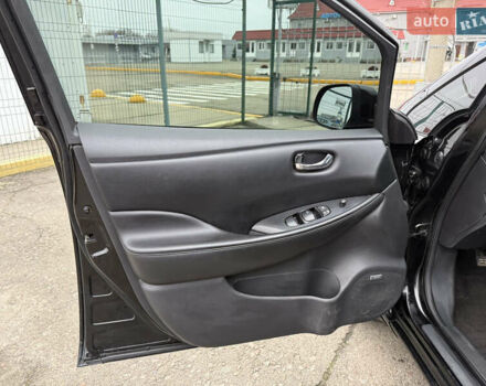 Черный Ниссан Лиф, объемом двигателя 0 л и пробегом 163 тыс. км за 7490 $, фото 9 на Automoto.ua