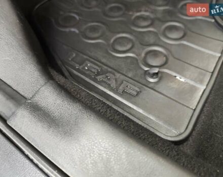 Чорний Ніссан Ліф, об'ємом двигуна 0 л та пробігом 120 тис. км за 6499 $, фото 22 на Automoto.ua