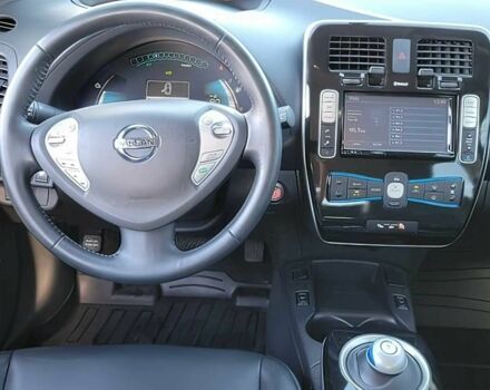 Черный Ниссан Лиф, объемом двигателя 0 л и пробегом 70 тыс. км за 5600 $, фото 6 на Automoto.ua