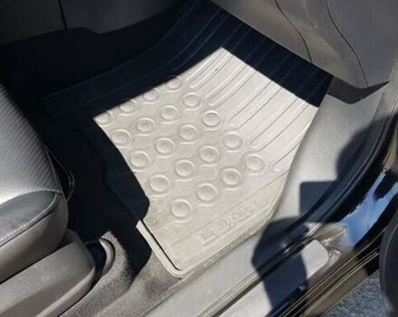 Чорний Ніссан Ліф, об'ємом двигуна 0 л та пробігом 172 тис. км за 10500 $, фото 29 на Automoto.ua