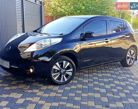 Чорний Ніссан Ліф, об'ємом двигуна 0 л та пробігом 70 тис. км за 7500 $, фото 46 на Automoto.ua