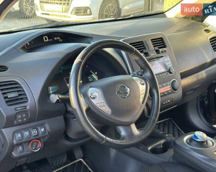 Чорний Ніссан Ліф, об'ємом двигуна 0 л та пробігом 70 тис. км за 7700 $, фото 13 на Automoto.ua