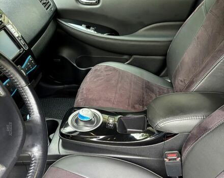 Черный Ниссан Лиф, объемом двигателя 0 л и пробегом 96 тыс. км за 8000 $, фото 6 на Automoto.ua