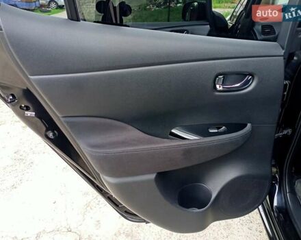 Чорний Ніссан Ліф, об'ємом двигуна 0 л та пробігом 70 тис. км за 7500 $, фото 61 на Automoto.ua