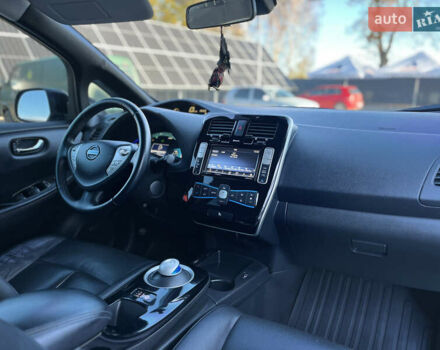 Чорний Ніссан Ліф, об'ємом двигуна 0 л та пробігом 164 тис. км за 8500 $, фото 47 на Automoto.ua