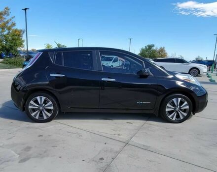 Черный Ниссан Лиф, объемом двигателя 0 л и пробегом 70 тыс. км за 5600 $, фото 2 на Automoto.ua