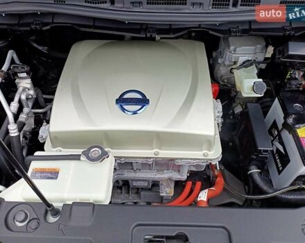 Чорний Ніссан Ліф, об'ємом двигуна 0 л та пробігом 70 тис. км за 7500 $, фото 81 на Automoto.ua