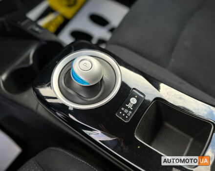 Черный Ниссан Лиф, объемом двигателя 30 л и пробегом 118 тыс. км за 9100 $, фото 19 на Automoto.ua