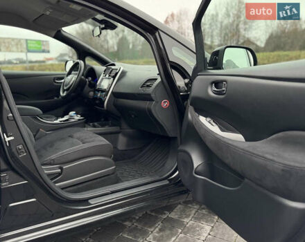 Черный Ниссан Лиф, объемом двигателя 0 л и пробегом 100 тыс. км за 6700 $, фото 18 на Automoto.ua