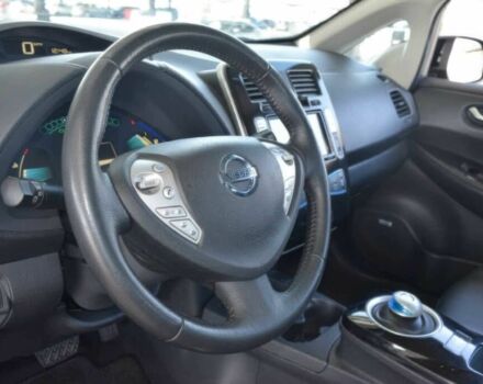 Черный Ниссан Лиф, объемом двигателя 0 л и пробегом 72 тыс. км за 5100 $, фото 6 на Automoto.ua