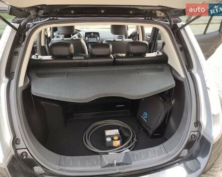 Чорний Ніссан Ліф, об'ємом двигуна 0 л та пробігом 120 тис. км за 6499 $, фото 59 на Automoto.ua