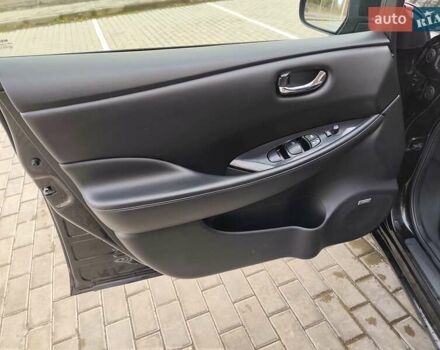 Чорний Ніссан Ліф, об'ємом двигуна 0 л та пробігом 120 тис. км за 6499 $, фото 21 на Automoto.ua