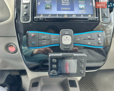 Чорний Ніссан Ліф, об'ємом двигуна 0 л та пробігом 96 тис. км за 6500 $, фото 7 на Automoto.ua