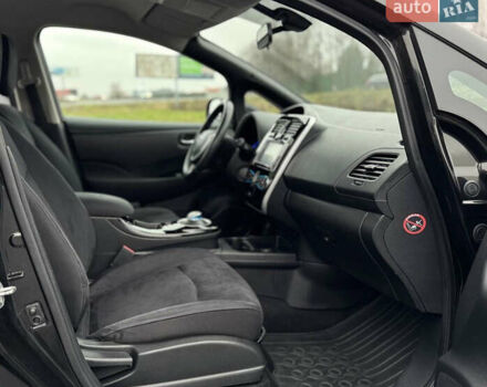 Черный Ниссан Лиф, объемом двигателя 0 л и пробегом 100 тыс. км за 6700 $, фото 26 на Automoto.ua