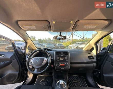 Чорний Ніссан Ліф, об'ємом двигуна 0 л та пробігом 70 тис. км за 7700 $, фото 16 на Automoto.ua