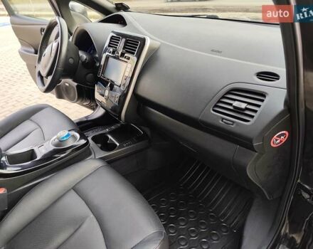 Чорний Ніссан Ліф, об'ємом двигуна 0 л та пробігом 120 тис. км за 6499 $, фото 62 на Automoto.ua