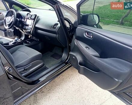 Чорний Ніссан Ліф, об'ємом двигуна 0 л та пробігом 70 тис. км за 7500 $, фото 69 на Automoto.ua