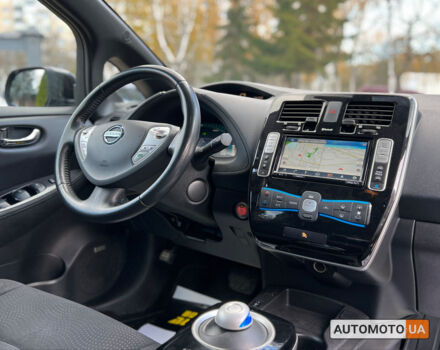 Черный Ниссан Лиф, объемом двигателя 30 л и пробегом 118 тыс. км за 9100 $, фото 10 на Automoto.ua